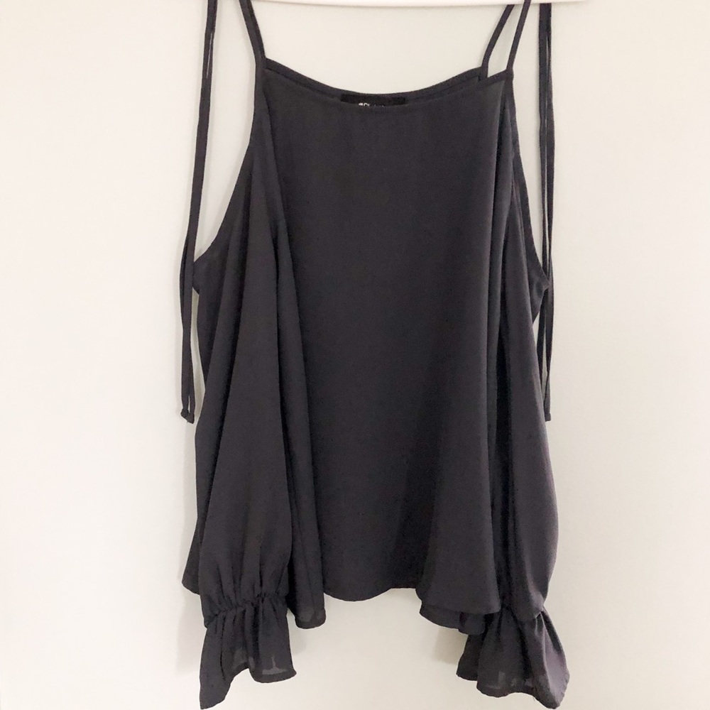 4SIENNA Cold Shoulder Top with Ruffle Sleeves